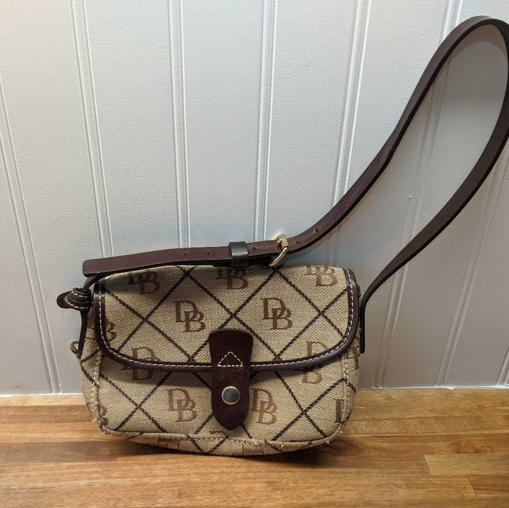 Dooney & Bourke purse